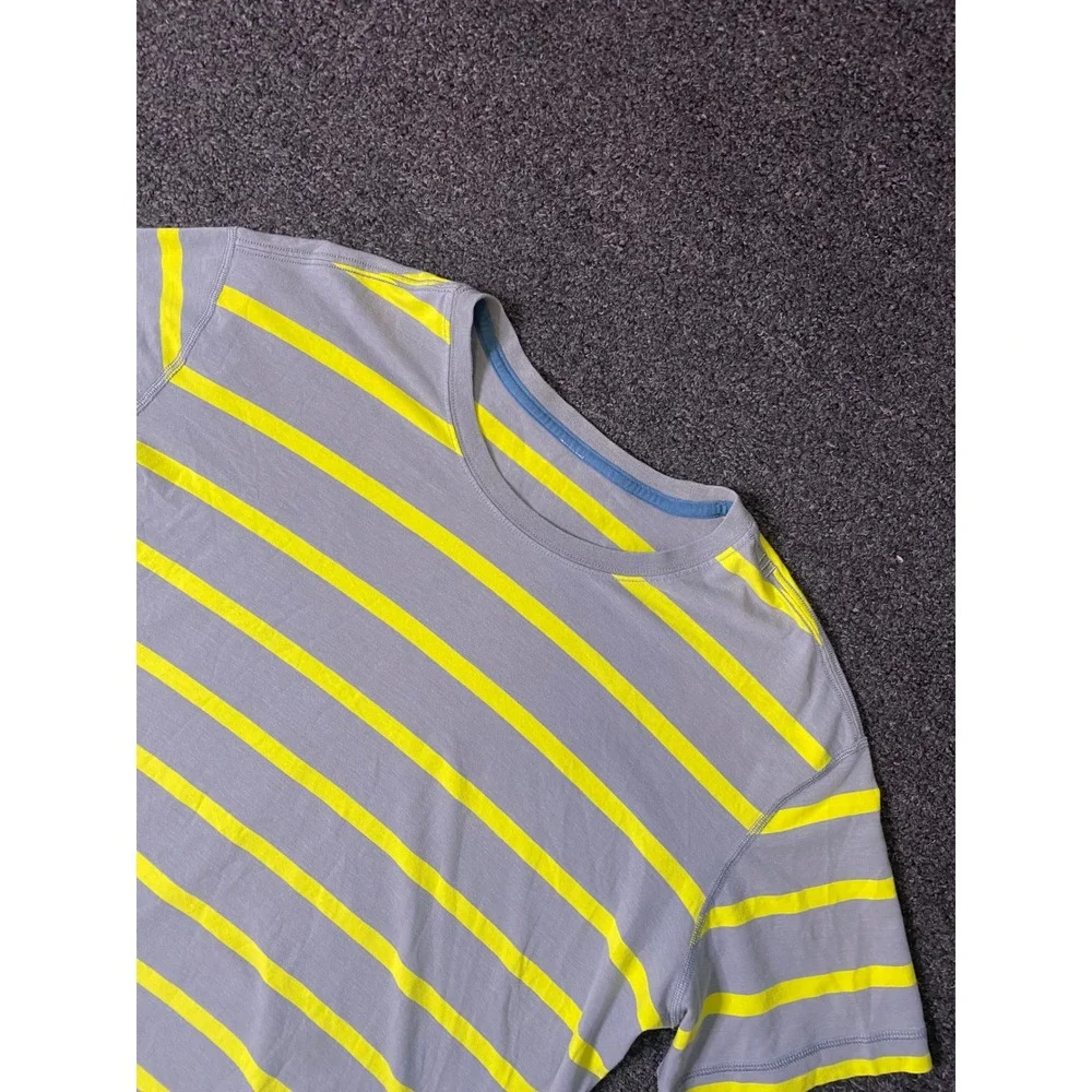 Lululemon 5 Year Basic T-Shirt Gray Neon Yellow Striped Men Large Crewneck Train